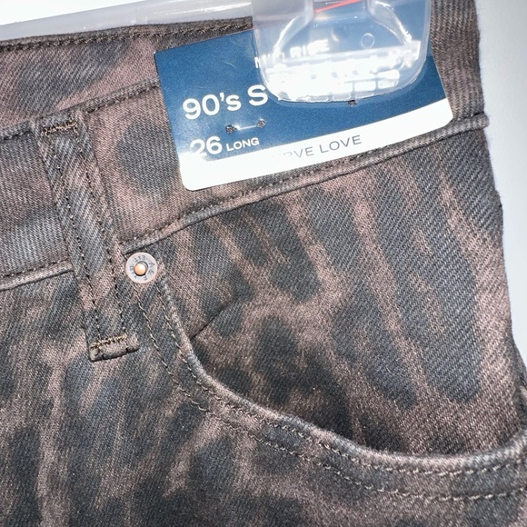 🐆 Abercrombie Curve Love 90s Relaxed Leopard Print Straight Leg Jeans 26L NWT - Picture 6 of 13